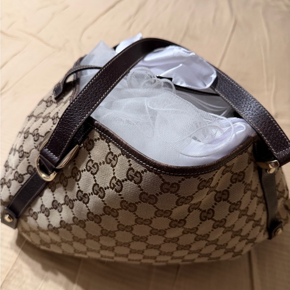 Gucci Hobo Bag ๐ - Picture 3 of 10